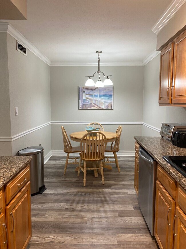 Building Photo - Charming 2/2 Seasonal Rental in Sarasota – Minutes from the Beach! Private Courtyard Included!!