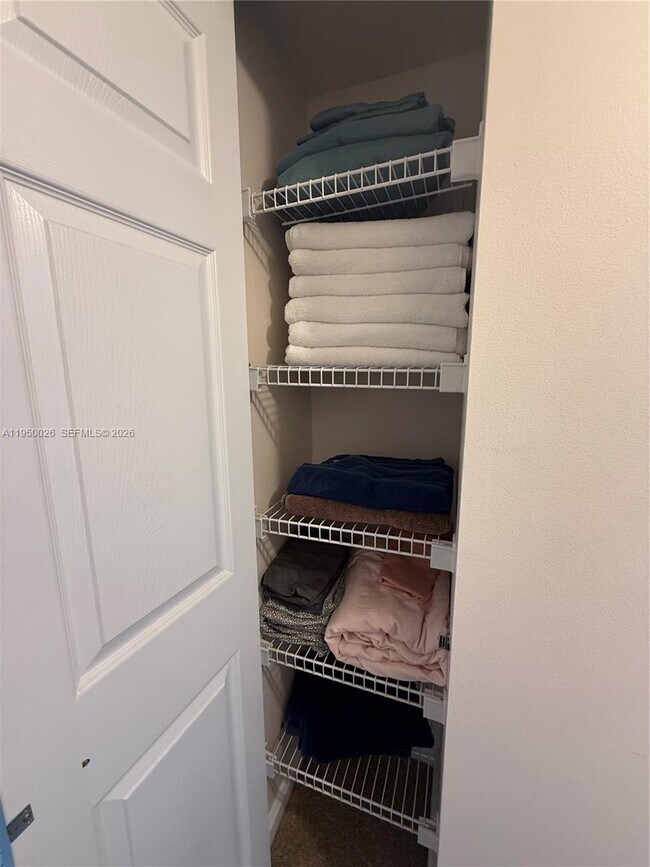 Building Photo - 17150 N Bay Rd