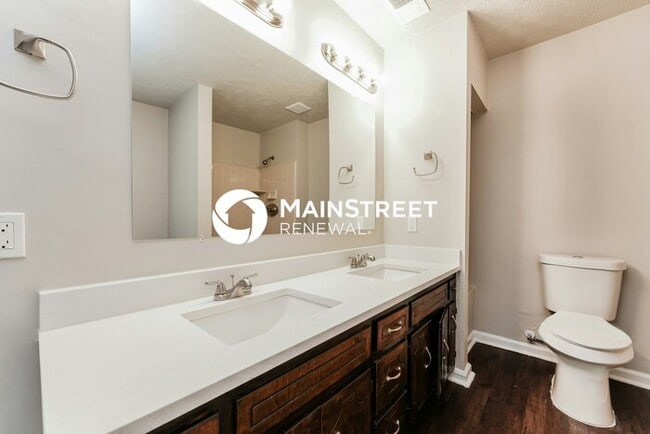 Building Photo - 4 Bedroom Pet-Friendly Home in Stockbridge, GA with Main Street Renewal