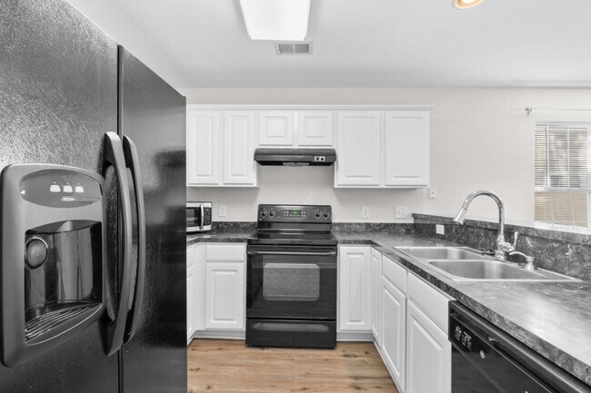 Building Photo - 1152 Stoney Falls Blvd