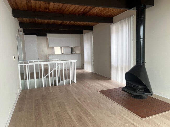 Building Photo - 2804 Manhattan Ave