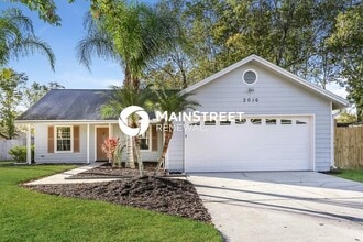 Building Photo - 3 Bedroom Pet-Friendly Home in MIDDLEBURG, FL with Main Street Renewal