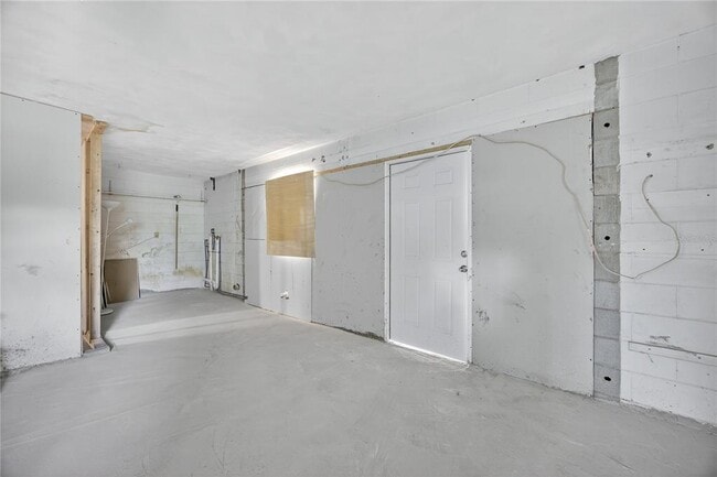 Building Photo - 2502 Vine St