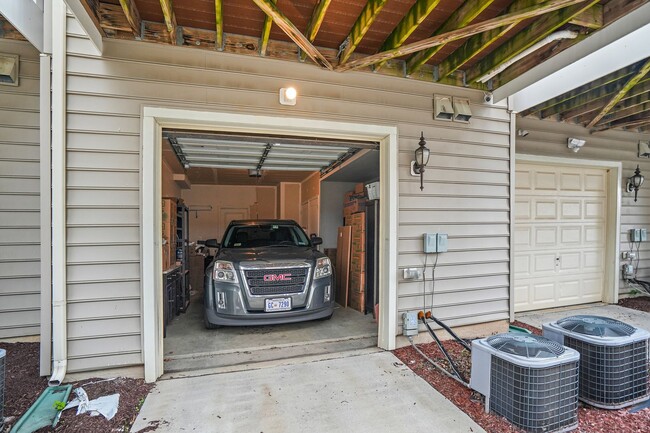 Building Photo - Amazing Opportunity in The Villages at Dak...