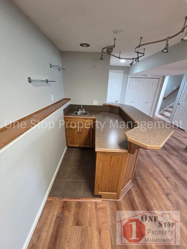 Building Photo - Gorgeous 3 Bedroom, 2.5 Bath in Kearney!