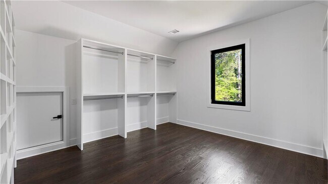 Building Photo - 208 Indian Hills Trail
