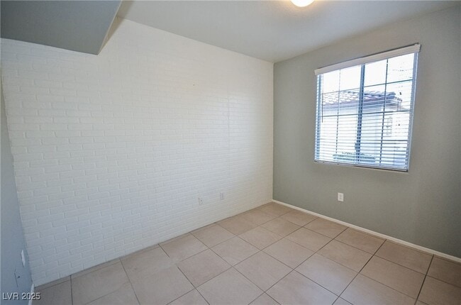 Building Photo - 50 Aura de Blanco St