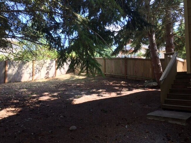 Building Photo - **$500 MOVE IN CREDIT if move in occurs pr...