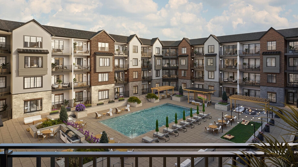 Encore at Bishop Heights - Exterior Courtyard - Encore at Bishop Heights
