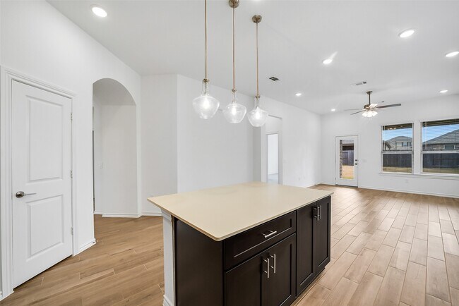 Building Photo - 1309 Tan Gable Ln