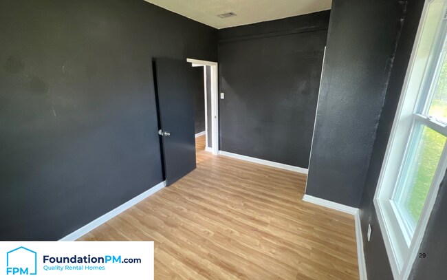 Building Photo - 1191 Sylvan St