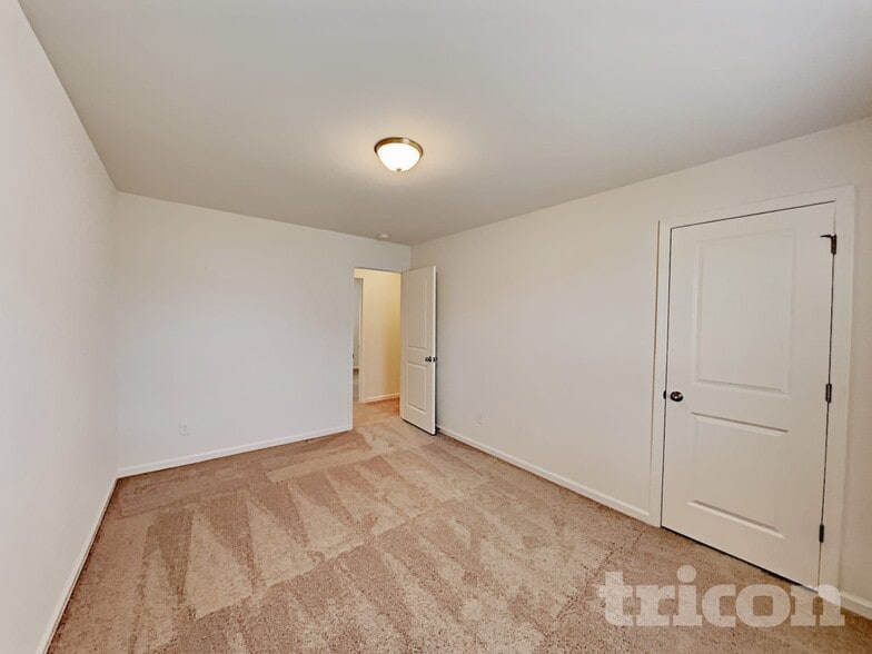 Building Photo - 165 Ogden Pond Pl