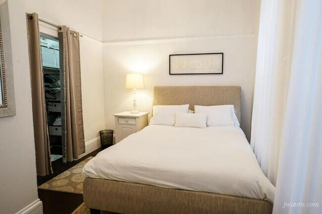 Building Photo - 1347 McAllister St