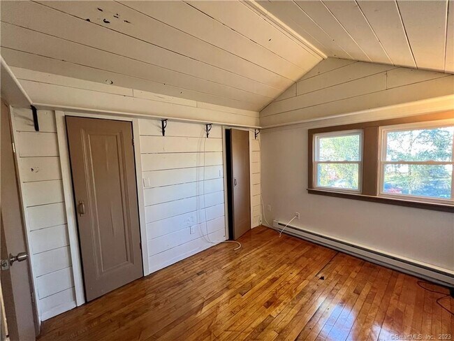 Building Photo - 39 Waterbury Rd