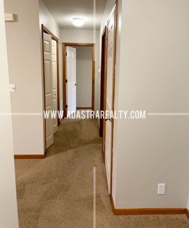 Building Photo - Very Nice Ranch Home in Gardner-Available in MAY!!