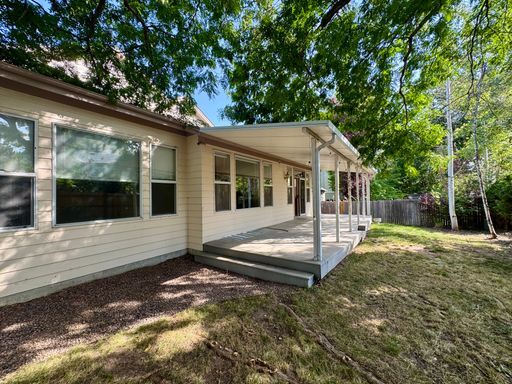 Building Photo - Available NOW is this open layout 5 bedroo...