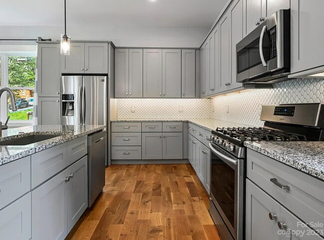 Building Photo - Lovely Asheville Rental!