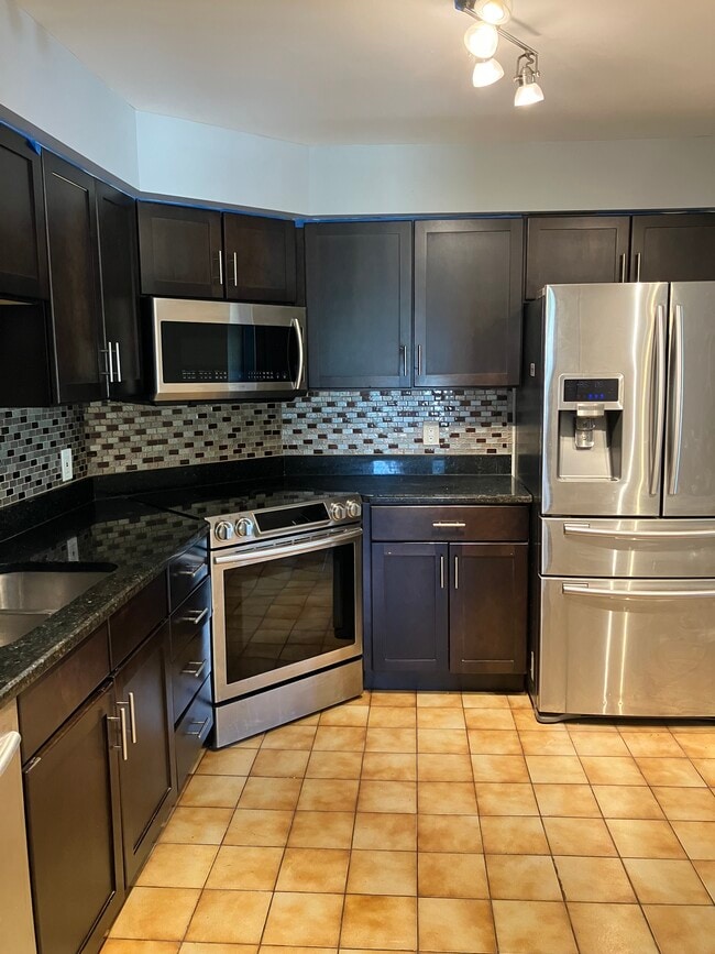 Kitchen - 13730 Plumbrook Rd