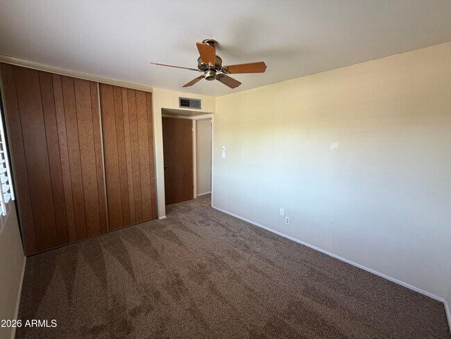 Building Photo - 1536 E Gemini Dr