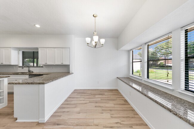 Building Photo - 819 Millpond Dr