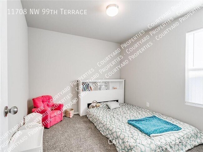 Building Photo - 11708 NW 99th Ter