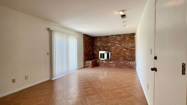 Building Photo - 4 Bedroom 2 Bathroom House with Fenced Yard in SLO