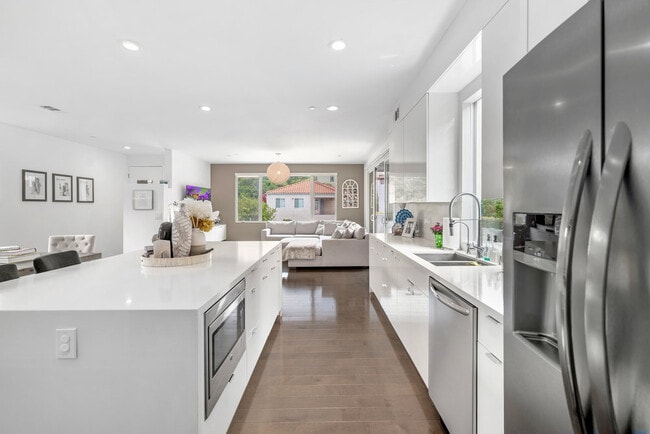 Building Photo - 3218 Ibis St