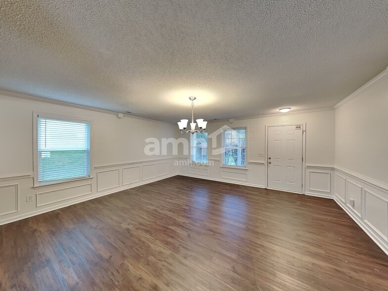 Building Photo - 2116 Maple Tree Ct
