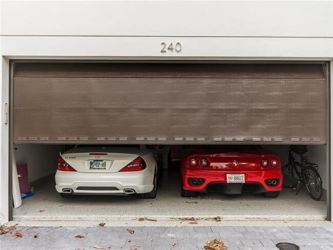 Building Photo - 240 Shore Ct