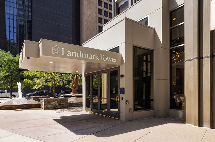 Primary Photo - Landmark Tower