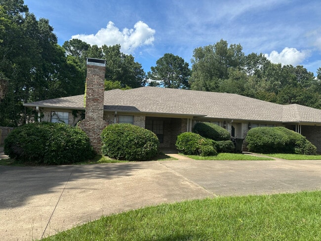 Building Photo - 1429 W Fairmont St