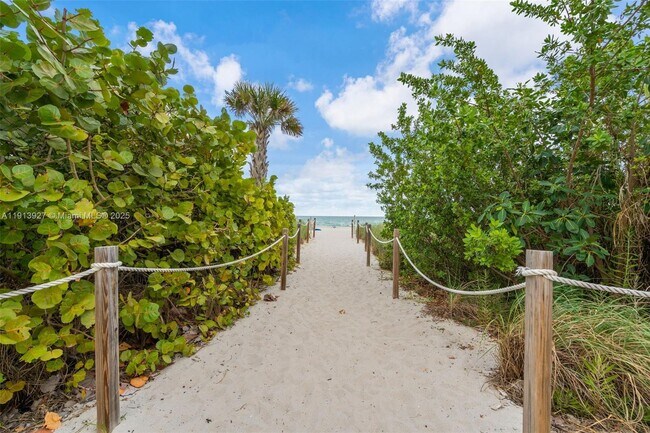 Building Photo - 5101 Collins Ave