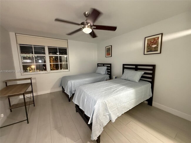 Building Photo - 19701 E Country Club Dr