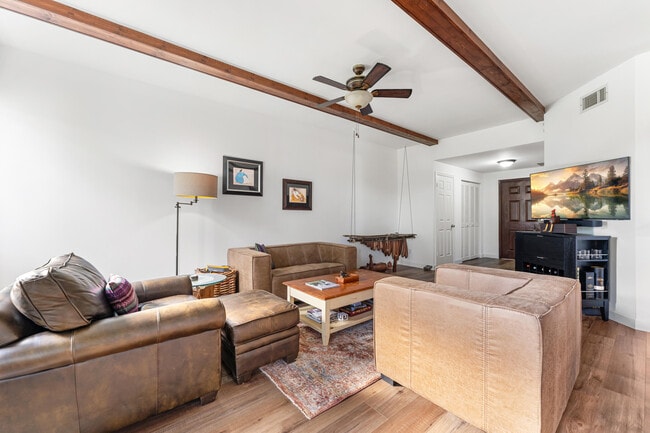 Building Photo - 403 Sea Oats Dr