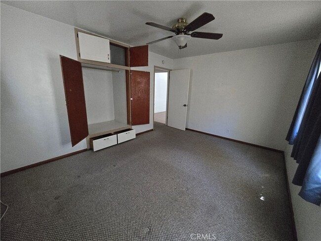 Building Photo - 412 N Cherry Ave