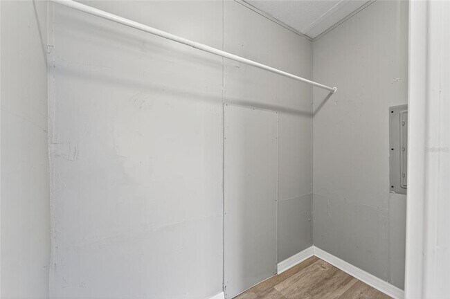 Building Photo - 39256 Lizabeth Cir