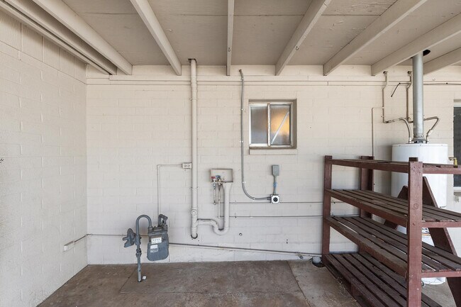 Building Photo - 7422 W Turney Ave