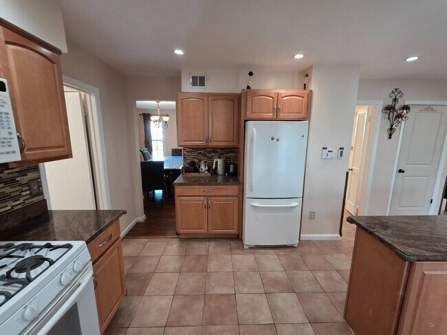 Building Photo - 8120 Paisley Pl