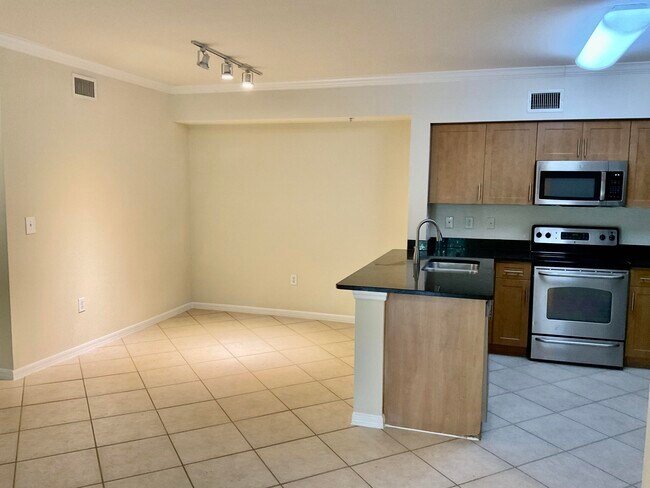Building Photo - 6559 Emerald Dunes Dr