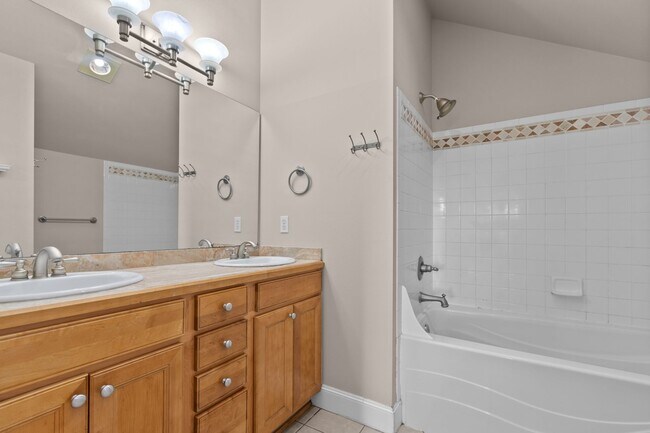 Building Photo - 3bd/3ba Seattle House