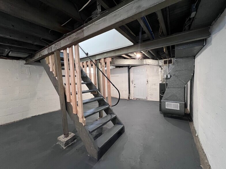 Building Photo - 866 Miller Ave