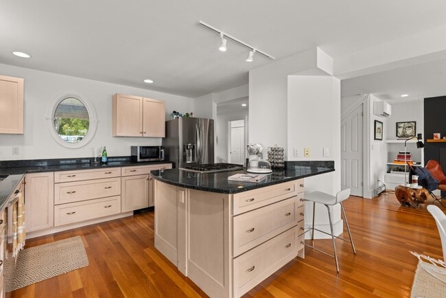 Building Photo - 148 Whipple Rd