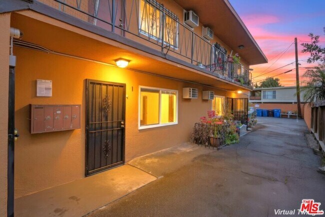 Building Photo - 222 S Ave 63