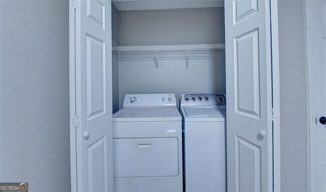 Building Photo - 903 Redwood Dr