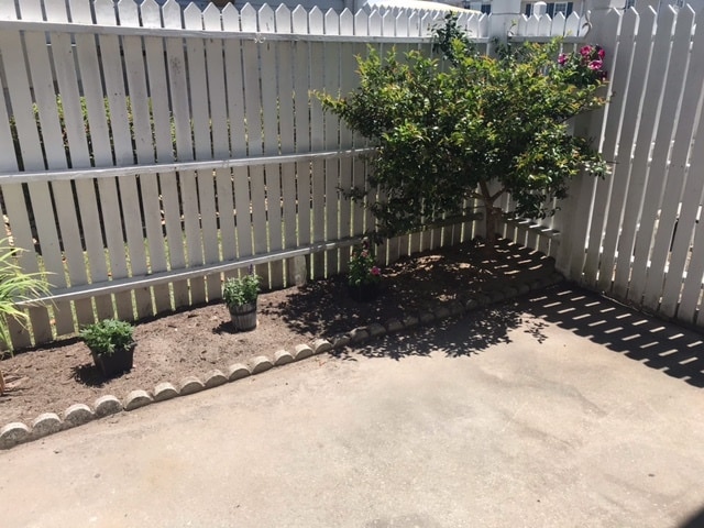 Building Photo - 614 3rd Ave S