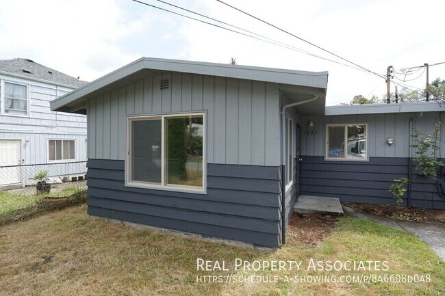 Primary Photo - 1837 S 116th St