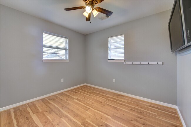 Building Photo - 4613 Avenue K