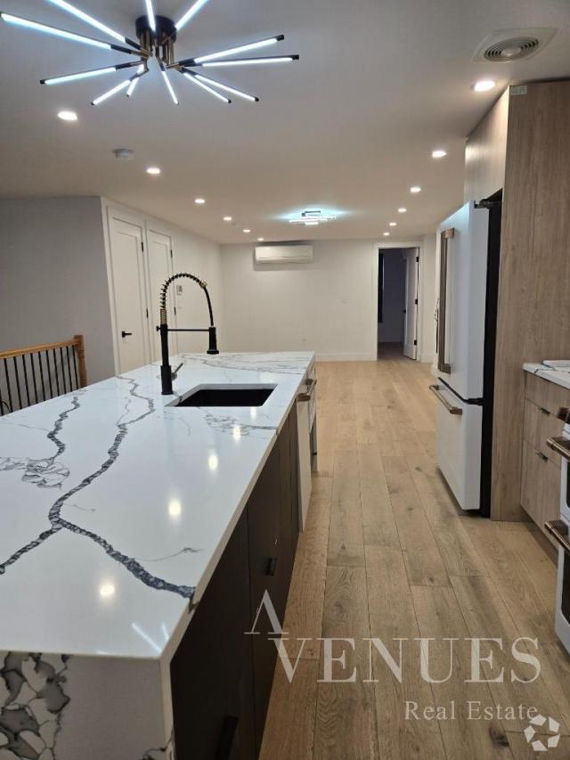 Building Photo - 2 bedroom in Brooklyn NY 11221