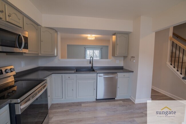 Building Photo - 5 Grandee Ct