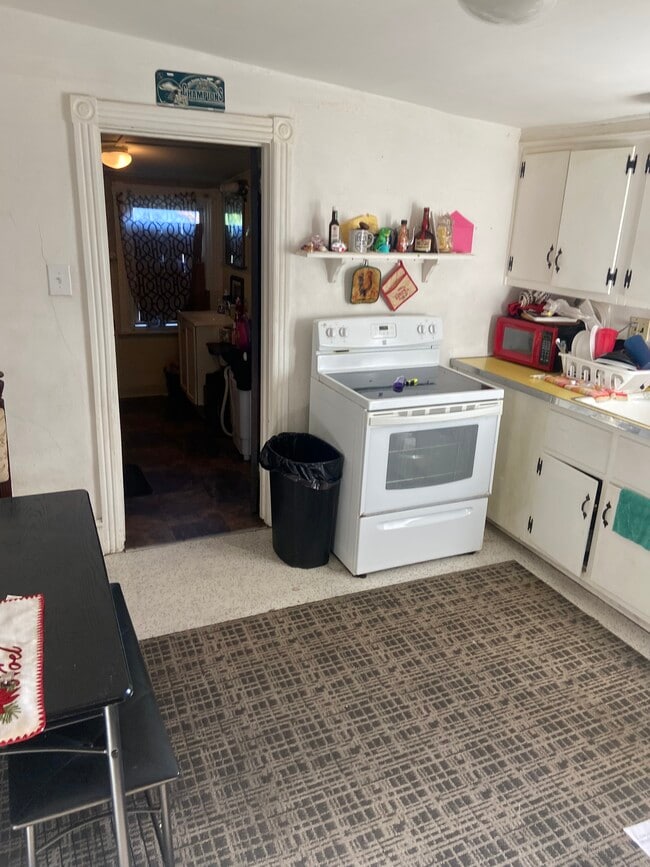 Building Photo - 112 Webster Ave